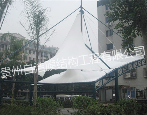 张拉膜雨蓬